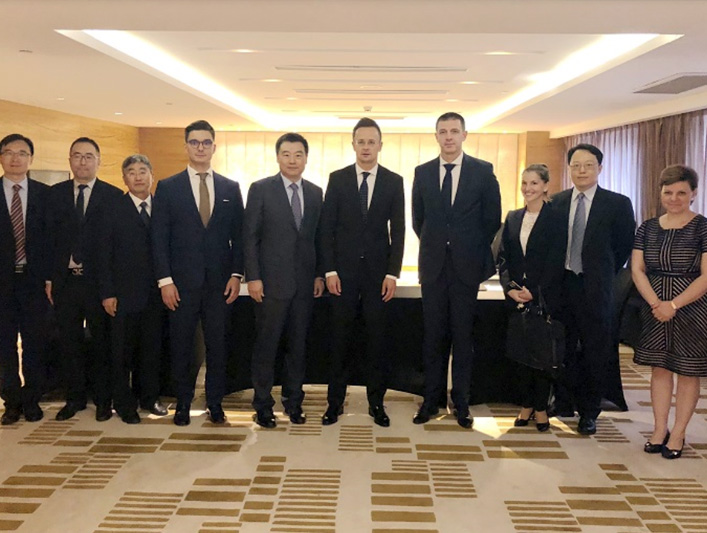 The Hungarian Minister of Foreign Affairs and External Economic Affairs meets with Kaishan General Manager Cao Kejian and his party